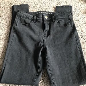 American Eagle Black Hi-Rise Jeggings size 10 Long